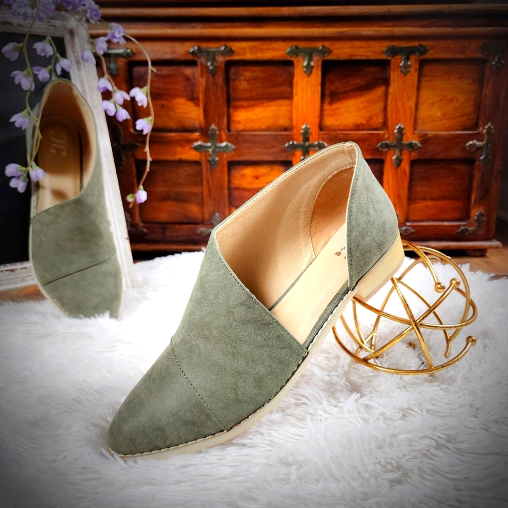 NWOB Journee Collection Olive Green D'Orsay Style Flats 10
